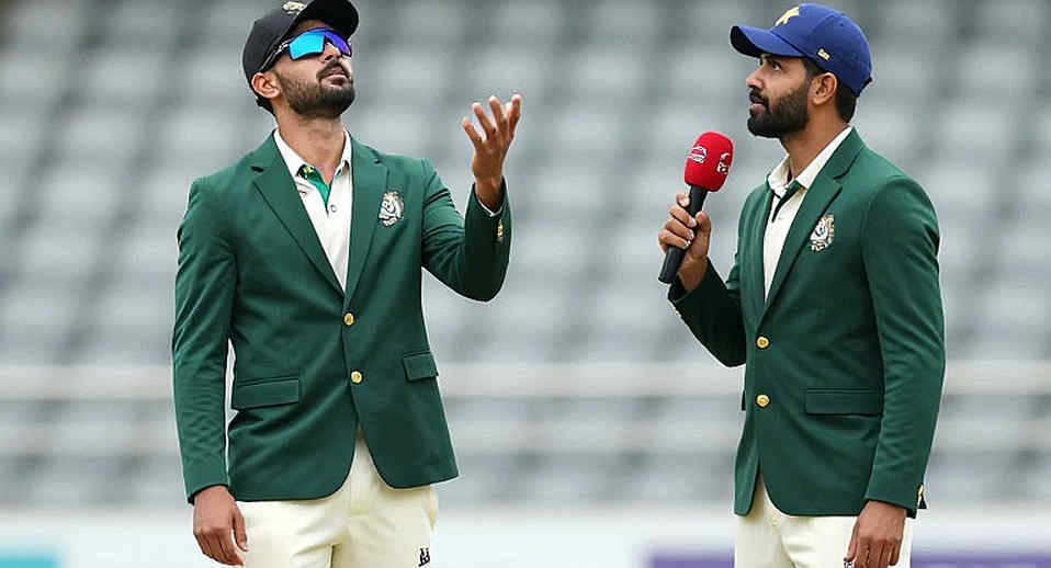 নিলামের হাতুড়ি আর এনওসির কাঁটাতার: ক্রিকেটের ট্রান্সফার বাজারে আসলে কে দাম দেয়