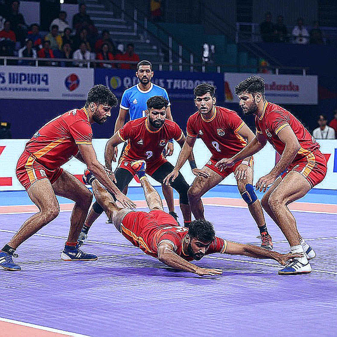 দুইশো দশ মিলিয়ন ডলারের প্রতিশ্রুতি, আর তারপরের নীরবতা