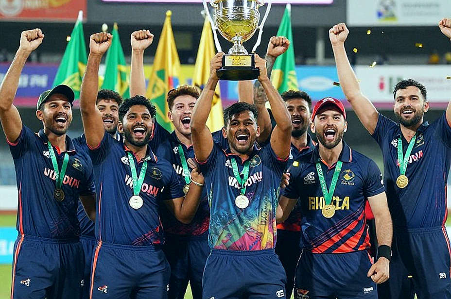 নোটবুক মনে রাখে, ফিড ভোলে: এশীয় ক্রিকেটে লেজারের পরীক্ষা