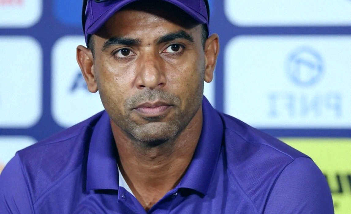 স্টাম্পস কোনো পূর্ণচ্ছেদ নয়: নিয়মিত মরসুমের নিচের স্রোত, ডেটার মালিকানা আর ব্লকচেইনে লেখা দর্শকের স্মৃতি